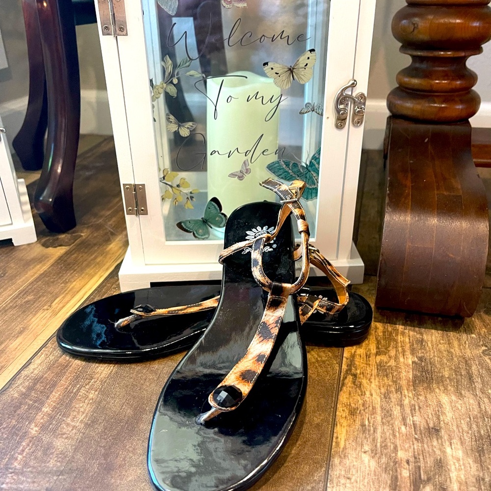 Women’s Yellow box Cheetah Print Sandal Size 7.5